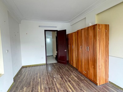 Bán nhà riêng ô tô đỗ cửa 35m2  5 tầng mặt tiền 3.8m x 8.46 tỷ ngọc thụy-long biên. 3