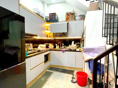 Bán gấp nhà đẹp phố khương hạ- 38m 5 tầng-cạnh hồ điều hoà- ô tô đỗ cách 5m. giá 11 tỷ 1