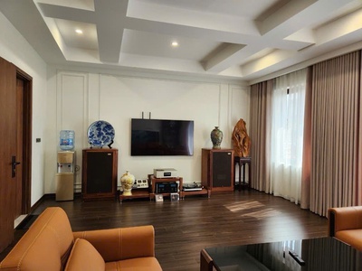 Giá tốt, bán nhà lạc long quân, ô tô vào nhà, 5 tầng mặt tiền rộng, nhà đẹp ở ngay, chỉ 15 tỷ 1