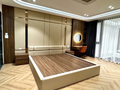 Giá tốt, bán nhà lạc long quân, ô tô vào nhà, 5 tầng mặt tiền rộng, nhà đẹp ở ngay, chỉ 15 tỷ 2