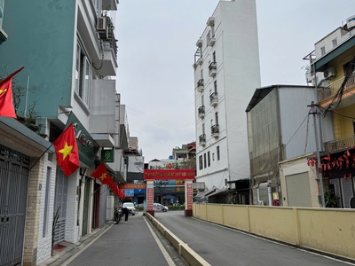 Bán nhà mới phân lô ô tô đỗ cửa full nội thất nguyễn văn cừ-long biên 7 tầng 60 m2 x 21 tỷ. 4