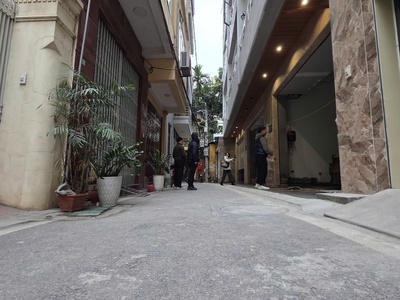 Bán nhà mới phân lô ô tô đỗ cửa full nội thất nguyễn văn cừ-long biên 7 tầng 60 m2 x 21 tỷ. 1