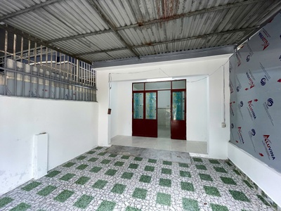 Bán nhà 2 tầng có sân đậu được 2 oto rộng rãi. vĩnh trung - p. tây nt 147m2 giá bán : 3ty250 tl 1