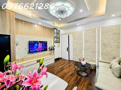 Bán chung cư việt hưng-70 m2-2 ngủ-2vs-giá:5,1 tỷ. full nội thất - chủ quyết bán trước tết 0