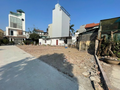 Bán đât phân lô ngọc thụy- long biên ô tô vào đất 50m2 ,mặt tiền 4.6m 9 tỷ long. 1