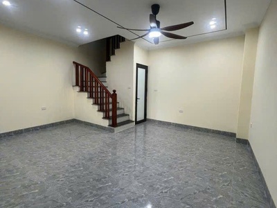 Bán nhà riêng ngõ nông 32m2 4 tầng mặt tiền 4m x 4.6 tỷ. tình quang- long biên. 2