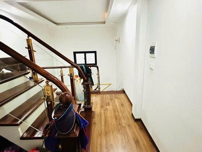 Nhà đẹp ở ngay-30m ra mặt phố-ngõ thông-2 thoáng trước sau. 4