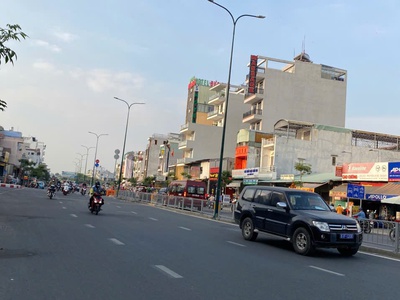 Gấp bán - giảm 2.4 tỷ - chính chủ - dương quảng hàm - p6 gò vấp - 4 tầng btct - 6pn lớn - mt 8m - 4