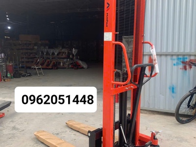 Xe nâng tay cao 1 tấn giá rẻ giao tận nơi 1