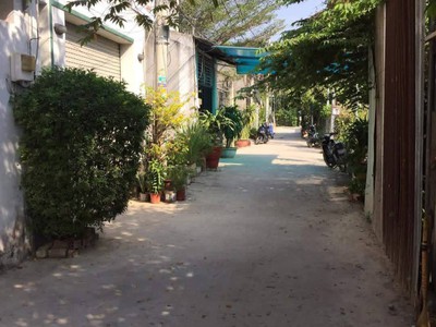 Cho thuê nhà đường 42, P.Hiệp Bình Chánh, TP.Thủ Đức    4 16m , 2PN, hẻm xe hơi, giá 7.5tr/tháng 1