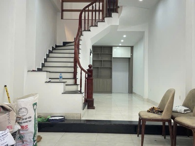 Bán Nhà Kim Đồng - Hoàng Mai,DT 64M2 ,Gia 10.3 Tỷ ,Ngõ nông ,Oto Gần 3