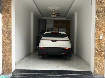 Ngọc hồi , ngõ thông   lô góc   ô tô vào nhà   thang máy xịn   full nội thất 0