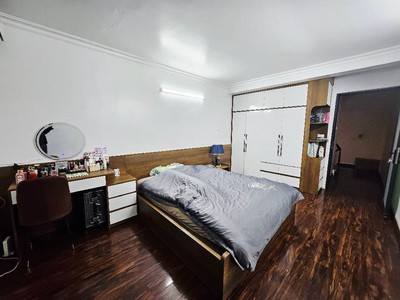 Bán nhà phố tân mai quận hoàng mai, nhà đẹp chỉ việc về ở 32m2 5 tầng 7.5 tỷ 2