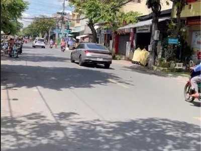 Bán gấp nhà mặt phố trần phú, sa đéc, đ.tháp. 29m2, 3 tầng, 2pn. hướng nam. sổ hồng. giá 3.9 tỷ. 2