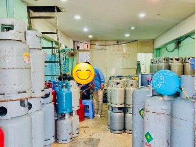 2 mặt tiền ngay ngã 5   khu buôn bán sầm uất   2 tầng   66m ngang 5 sẵn dòng tiền nhỉnh 7 1