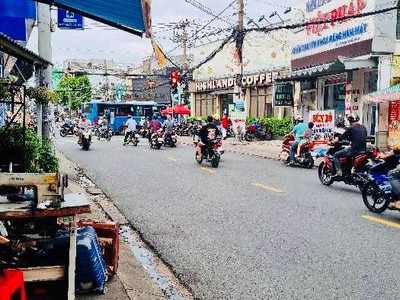 2 mặt tiền ngay ngã 5   khu buôn bán sầm uất   2 tầng   66m ngang 5 sẵn dòng tiền nhỉnh 7 3