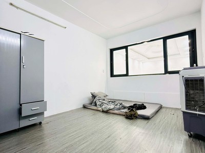 Nhà 2 tầng giá rẻ 48m    hẻm ô tô   sát gò vấp  huỳnh thị hai   tân chánh hiệp, q12 4