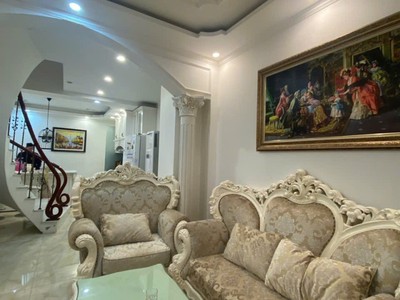 Bán nhà phúc lợi 59.3m    mặt phố   4 tầng   phong cách tân cổ điển 4