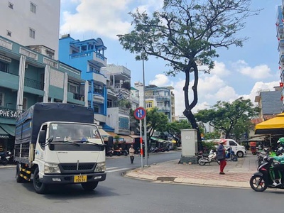 Hiếm mặt tiền quận 8, ngang khủng 4.5x20m - khu vực xây 7 tầng. gọi ngay 0939345129 1