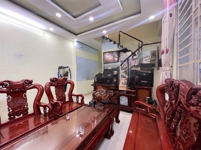 Chỉ 6,9 tỷ sở hữu dt:106m2-nhà 3 tầng-hxh nguyễn văn tăng,q9 0