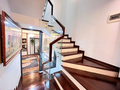 Bán nhà mới - ô tô vào nhà -full nội thất việt hưng- long biên 47 m2 x5 tầng 16.8 tỷ. 2