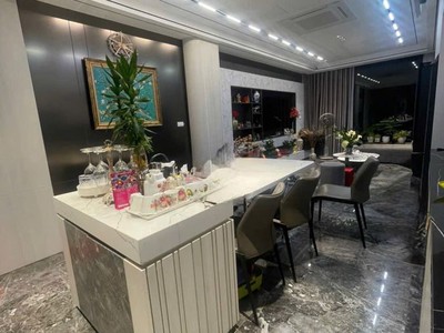 Siêu phẩm của hiếm nguyễn văn cừ  dt 40m - mt 4m xây 7 tầng lầu  giá chẵn 21 tỷ 2