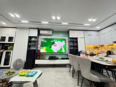 Bán nhà mới full nội thất 7 tầng- thang máy ngọc lâm-long biên 41m2 x 16.35 tỷ. 2