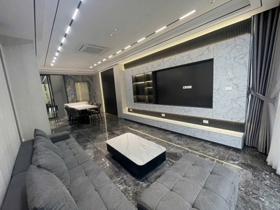 Siêu phẩm của hiếm nguyễn văn cừ  dt 40m - mt 4m xây 7 tầng lầu  giá chẵn 21 tỷ 3