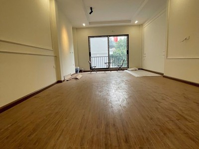 Nhà đẹp 5 tầng ngõ thông nguyễn văn cừ-long biên 44m2 mặt tiền 4.5m x 10 tỷ. 2