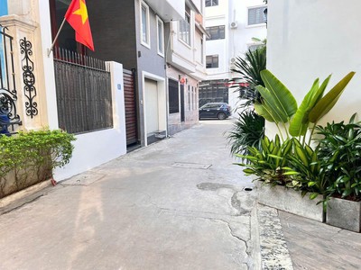 Bán nhà mới - ô tô vào nhà -full nội thất việt hưng- long biên 47 m2 x5 tầng 16.8 tỷ. 4