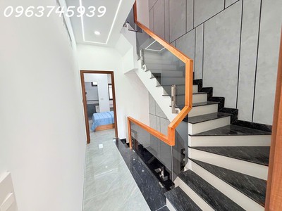 Bán nhà nở hậu tài lộc, 63m2, 4 tầng mới, 6.8 tỷ, gần chợ tam hà, thủ đức 0