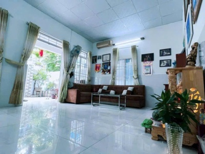 Chủ bán gấp nhà 2 tầng âu cơ   ngang 6,47m   đường 5m ô tô 2