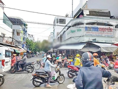 Siêu góc 139m , 3 tầng mặt tiền ngay chợ Tân Quy Q7 giá 46 tỷ 0
