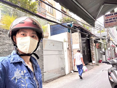 Bán nhà đ.số- cách vài bước chân có xe hơi- hiếm có ngang lớn 4.7m- lưu thông  khánh hội- hoàng 0