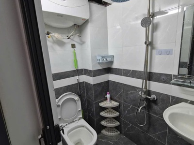 Bán gấp giá rẻ căn hộ thịnh quang 45m, tầng 2, mặt tiền 4m, 1.93 tỷ đống đa. 2