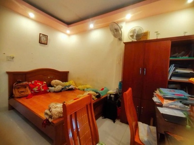 Bán nhà đ. đoàn văn bơ- ngang nở hậu- gần chợ 200 - xóm chiếu- lưu thông tôn đản- gần trường đại 3