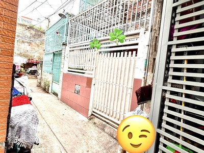 Bán nhà đ. đoàn văn bơ- ngang nở hậu- gần chợ 200 - xóm chiếu- lưu thông tôn đản- gần trường đại 2