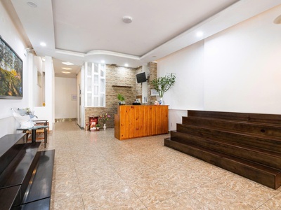 Cho thuê khách sạn 17 phòng trung tâm đường trần phú- đà lạt giá 45 triệu 0