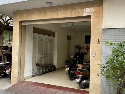 Cho thuê cửa hàng căn góc đê la thành, giảng võ, đống đa, hà nội 3