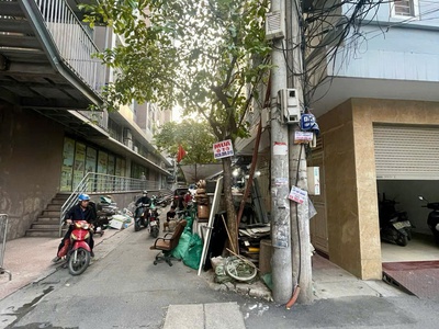 Cho thuê cửa hàng căn góc đê la thành, giảng võ, đống đa, hà nội 1