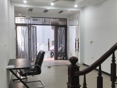 Chính chủ cho thuê nhà nguyên căn lạc long quân / trịnh công sơn tây hồ 2