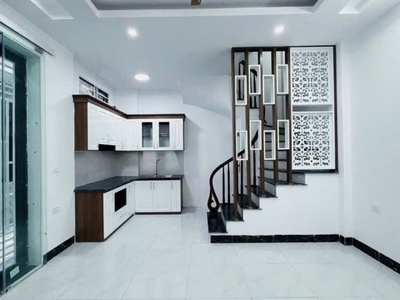 Bán nhà thanh am 30m 5 tầng căn đầu ngõ giá 6.x tỷ 0