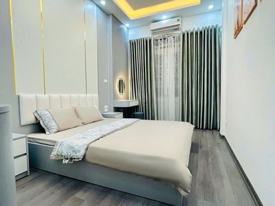 Hoa bằng 32m x4 tầng 10,5 tỷ ô tô tránh đỗ cửa,2 thoáng,full nội thất,gần phố 1