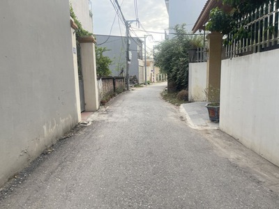 Cần bán 88m2 đất xóm 5 Đông Dư - ngõ 999 Bát Khối. Đường thông ô tô tránh 2