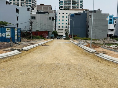 2 lô liền kề sát vách nhau tại lô 20B Lê Hồng Phong sau BigC 1