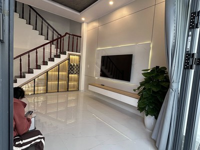 Bán nhà 2 tầng đường 7,5m nguyễn công hoan - trục đường kinh doanh 1