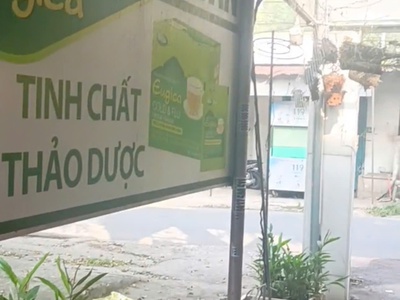 Do có việc về quê nên mình sang quầy thuốc đã hoạt động 6 năm 0