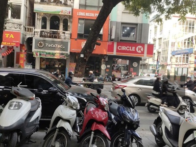  36m    5 tầng   thang máy   mặt tiền 5.7m dành cho a/c đang tìm nhà phố lò đúc   giá 11.9 tỷ. 0