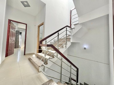 Cho thuê nhà mặt tiền tân kỳ tân quý q.tân phú 88m , 3lầu - cạnh ngã tư- 27triệu 4