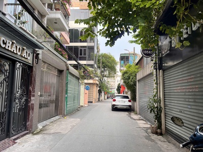 Giá tốt khu vực, bán nhà quần ngựa văn cao, ô tô tránh, 80m, 5 tầng 2